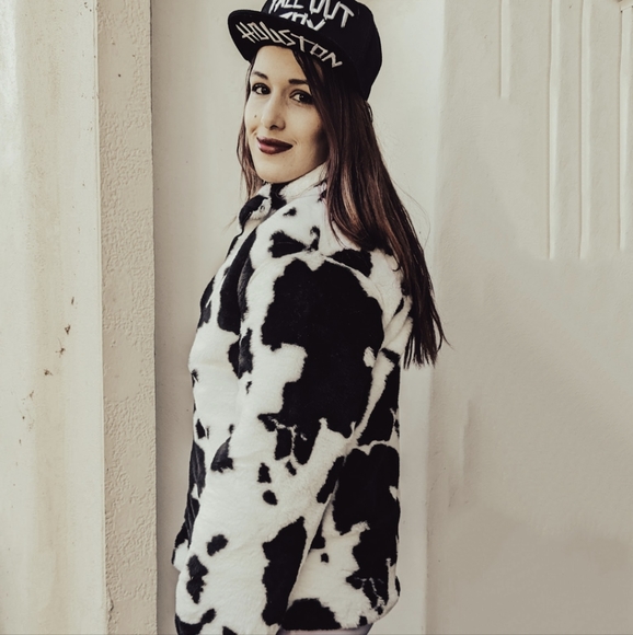 NWT Winter Cow Print Street Fashion Oversized Faux Fur Coat S: Small- Med - Picture 5 of 11